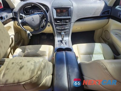 Zdjęcie 8 z 13 samochodu: 2014 LINCOLN MKT VIN:2LMHJ5AT1EBL58073 - miniatura