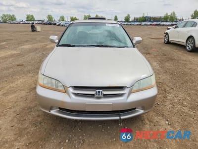 Piąte zdjęcie samochodu w środku: 1999 HONDA ACCORD EX VIN:1HGCG1655XA800025 - miniatura