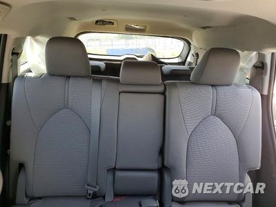 Zdjęcie 10 z 13 samochodu: 2022 TOYOTA HIGHLANDER LE VIN:5TDBZRBH2NS573329 - miniatura