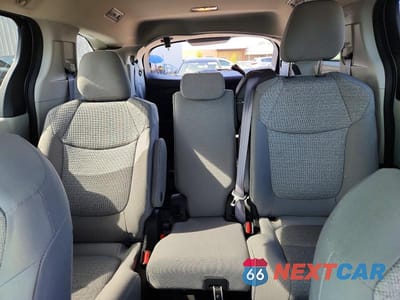 Zdjęcie 10 z 13 samochodu: 2022 TOYOTA SIENNA LE VIN:5TDKRKEC7NS083332 - miniatura