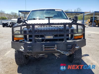 Piąte zdjęcie samochodu w środku: 1999 FORD F350 SRW SUPER DUTY VIN:1FTSW31L4XEE81286 - miniatura