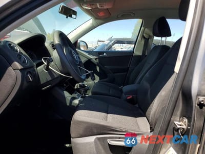Zdjęcie 7 z 12 samochodu: 2012 VOLKSWAGEN TIGUAN S VIN:WVGAV7AX7CW004750 - miniatura