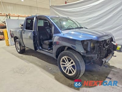 Czwarte zdjęcie samochodu z boku: 2015 NISSAN TITAN SL VIN:1N6AA0EC7FN501853 - miniatura