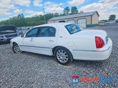 Drugie zdjęcie samochodu z przodu: 2011 LINCOLN TOWN CAR SIGNATURE LIMITED VIN:2LNBL8CV6BX763503 - miniatura