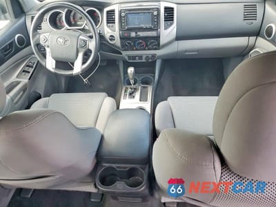 Zdjęcie 8 z 12 samochodu: 2015 TOYOTA TACOMA V6 VIN:3TMLU4EN7FM178586 - miniatura