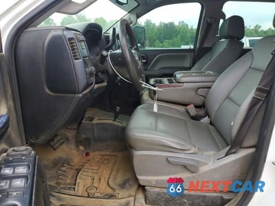Zdjęcie 7 z 12 samochodu: 2018 GMC SIERRA K3500 VIN:1GD42VCY9JF155098 - miniatura