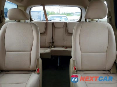 Zdjęcie 10 z 13 samochodu: 2018 KIA SEDONA LX VIN:KNDMB5C18J6380250 - miniatura