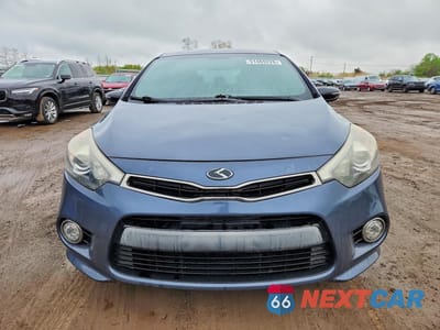 Piąte zdjęcie samochodu w środku: 2016 KIA FORTE SX VIN:KNAFZ5A34G5546865 - miniatura