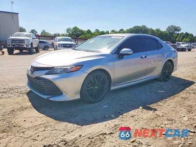 2018 TOYOTA CAMRY L 4T1B11HK8JU561702 - główne zdjęcie licytacji z USA - miniatura