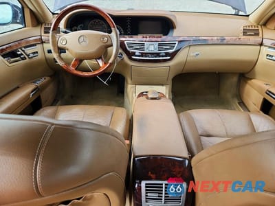 Zdjęcie 8 z 12 samochodu: 2008 MERCEDES-BENZ S 550 VIN:WDDNG71XX8A164616 - miniatura