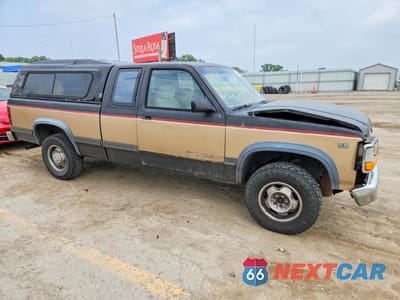 Czwarte zdjęcie samochodu z boku: 1991 DODGE DAKOTA VIN:1B7GG23Y3MS277663 - miniatura