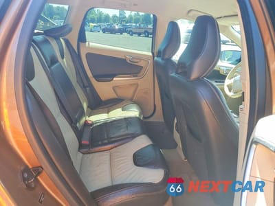 Zdjęcie 10 z 12 samochodu: 2010 VOLVO XC60 VIN:YV4992DZ9A2119881 - miniatura