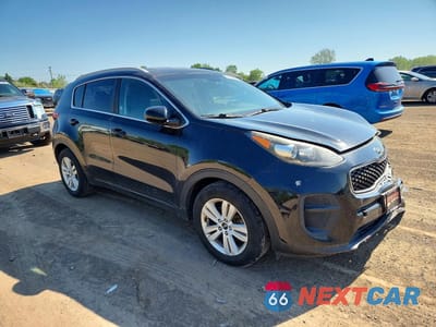 Czwarte zdjęcie samochodu z boku: 2018 KIA SPORTAGE LX VIN:KNDPM3AC1J7374106 - miniatura