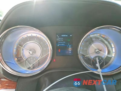 Zdjęcie 9 z 12 samochodu: 2014 CHRYSLER 300 VIN:2C3CCAAG5EH128005 - miniatura