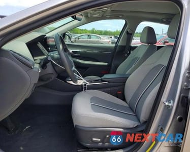 Zdjęcie 7 z 12 samochodu: 2021 HYUNDAI SONATA SEL VIN:5NPEF4JA0MH094618 - miniatura