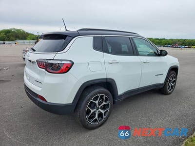 Trzecie zdjęcie samochodu z tyłu: 2025 JEEP COMPASS LIMITED VIN:3C4NJDCN3ST522550 - miniatura