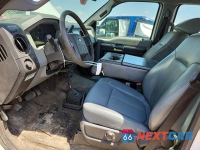 Zdjęcie 7 z 12 samochodu: 2012 FORD F550 SUPER DUTY VIN:1FD0W5HT9CEB10817 - miniatura
