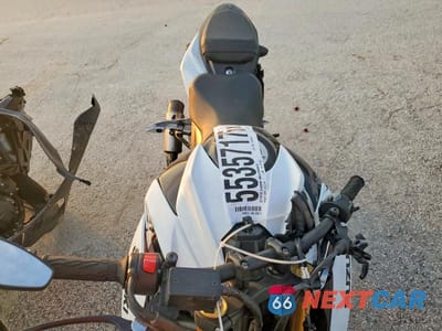 Piąte zdjęcie samochodu w środku: 2023 SUZUKI GSX-S750 M VIN:JS1C533D2P7100160 - miniatura