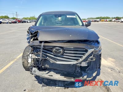 Piąte zdjęcie samochodu w środku: 2019 MAZDA CX-9 TOURING VIN:JM3TCBCY8K0309775 - miniatura