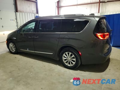 Drugie zdjęcie samochodu z przodu: 2019 CHRYSLER PACIFICA TOURING L VIN:2C4RC1BG9KR665762 - miniatura