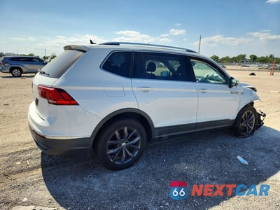 Trzecie zdjęcie samochodu z tyłu: 2024 VOLKSWAGEN TIGUAN SE VIN:3VV3B7AX0RM031935 - miniatura