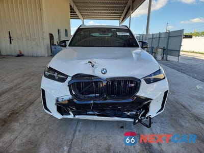 Piąte zdjęcie samochodu w środku: 2025 BMW X5 M60I VIN:5UX33EU05S9W95715 - miniatura