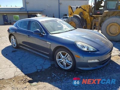 Czwarte zdjęcie samochodu z boku: 2010 PORSCHE PANAMERA S VIN:WP0AB2A71AL062092 - miniatura