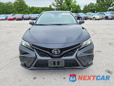 Piąte zdjęcie samochodu w środku: 2022 TOYOTA CAMRY SE NIGHTSHADE VIN:4T1G11BK0NU066639 - miniatura