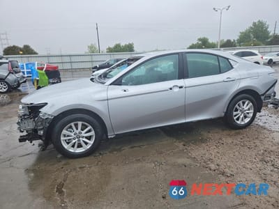 2025 TOYOTA CAMRY LE 4T1DAACK5SU504343 - główne zdjęcie licytacji z USA - miniatura
