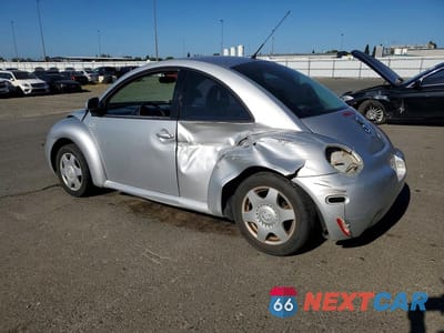 Drugie zdjęcie samochodu z przodu: 2000 VOLKSWAGEN NEW BEETLE GLS VIN:3VWCA21C7YM484446 - miniatura