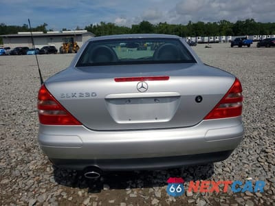 Zdjęcie 6 z 12 samochodu: 1999 MERCEDES-BENZ SLK 230 KOMPRESSOR VIN:WDBKK47F8XF117531 - miniatura