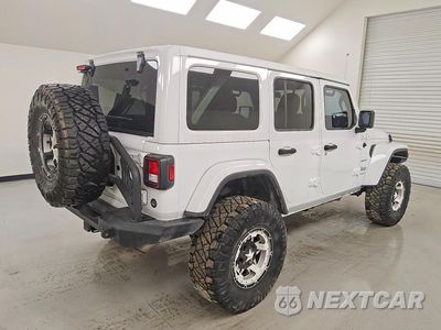 Trzecie zdjęcie samochodu z tyłu: 2018 JEEP WRANGLER UNLIMITED SAHARA VIN:1C4HJXEG3JW193631 - miniatura
