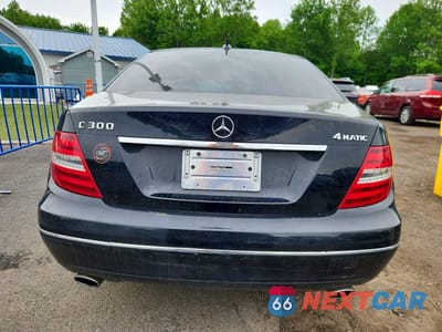 Zdjęcie 6 z 12 samochodu: 2014 MERCEDES-BENZ C 300 4MATIC VIN:WDDGF8AB9EG169059 - miniatura