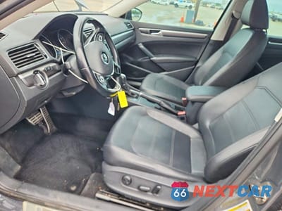 Zdjęcie 7 z 12 samochodu: 2017 VOLKSWAGEN PASSAT R-LINE VIN:1VWDT7A32HC052456 - miniatura