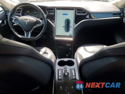 Zdjęcie 8 z 12 samochodu: 2014 TESLA MODEL S VIN:5YJSA1H17EFP39268 - miniatura