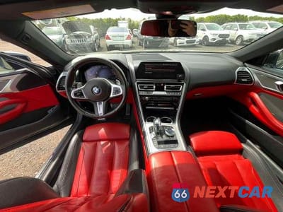 Piąte zdjęcie samochodu w środku: 2019 BMW M850XI VIN:WBAFY4C50KBX38841 - miniatura