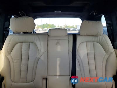 Zdjęcie 10 z 14 samochodu: 2021 BMW X7 XDRIVE40I VIN:5UXCW2C09M9E78892 - miniatura
