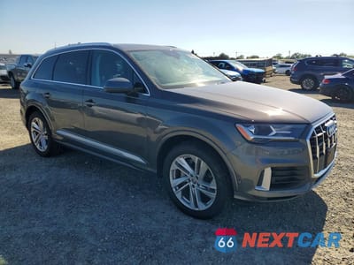 Czwarte zdjęcie samochodu z boku: 2020 AUDI Q7 PREMIUM PLUS VIN:WA1LXAF7XLD002820 - miniatura