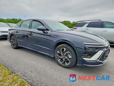 Czwarte zdjęcie samochodu z boku: 2025 HYUNDAI SONATA SEL VIN:KMHL64JA5SA503297 - miniatura