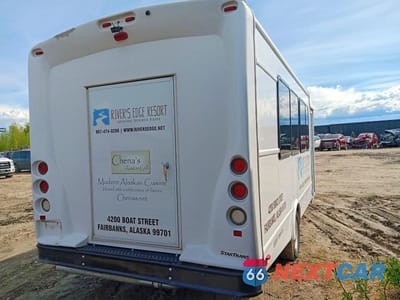 Czwarte zdjęcie samochodu z boku: 2017 FORD ECONOLINE E450 SUPER DUTY CUTAWAY VAN VIN:1FDFE4FS4HDC26635 - miniatura