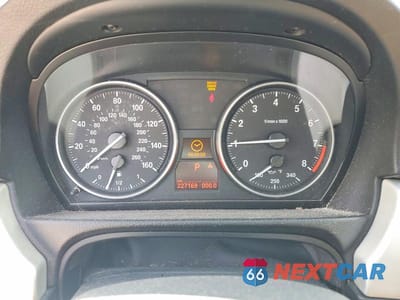 Zdjęcie 9 z 12 samochodu: 2008 BMW 328 XI SULEV VIN:WBAWV53578P078663 - miniatura