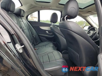 Zdjęcie 10 z 13 samochodu: 2016 MERCEDES-BENZ C 300 4MATIC VIN:55SWF4KB8GU135624 - miniatura