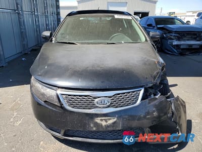 Piąte zdjęcie samochodu w środku: 2012 KIA FORTE EX VIN:KNAFU4A20C5615884 - miniatura