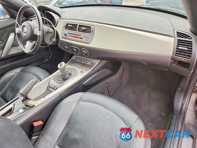 Zdjęcie 8 z 12 samochodu: 2004 BMW Z4 3.0 VIN:4USBT53564LT27229 - miniatura