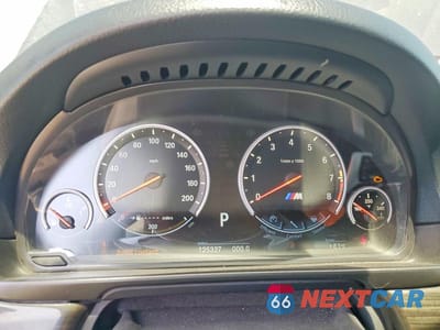 Zdjęcie 9 z 12 samochodu: 2013 BMW M5 VIN:WBSFV9C59DD095852 - miniatura