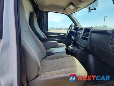 Zdjęcie 10 z 12 samochodu: 2014 GMC SAVANA CUTAWAY G3500 VIN:1GD072BGXE1176598 - miniatura