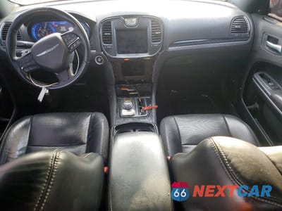 Zdjęcie 8 z 12 samochodu: 2018 CHRYSLER 300 S VIN:2C3CCAGG8JH302358 - miniatura