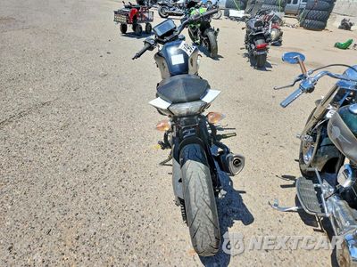 Czwarte zdjęcie samochodu z boku: 2017 KTM 390 DUKE VIN:MD2JPJ40XHC208570 - miniatura