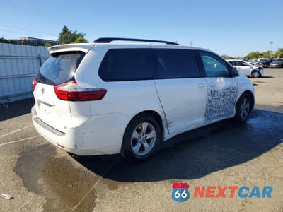 Trzecie zdjęcie samochodu z tyłu: 2016 TOYOTA SIENNA LE VIN:5TDKK3DC9GS714581 - miniatura