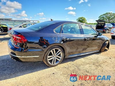 Trzecie zdjęcie samochodu z tyłu: 2018 VOLKSWAGEN PASSAT S VIN:1VWAA7A3XJC017131 - miniatura